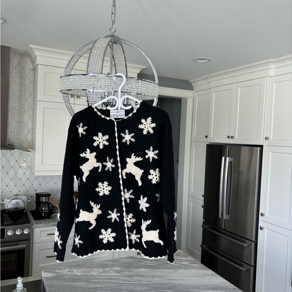 Tasteful vintage Marisa Christina, 2001 Christmas collection black cream sweater